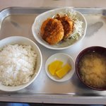 忠治食堂 - メンチ定食