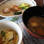 野の葡萄  - お味噌汁、うどん、漬物