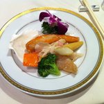 中国料理 香虎 - 冬の味覚フグ･ズワイ蟹とホタテ貝柱の百合根入り炒め 