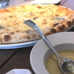 宮島ボッカ アルケッチァーノ - 4種類のチーズのピッザ