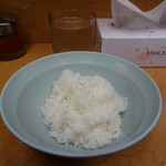 らー麺 家道 - 平成29年4月6日(木)再訪問・半ライスお代わりは新しい器でした！