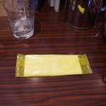Ahiru No Sora - おしぼりナプキンの袋が黄色い。珍しい。