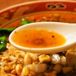 担担麺の掟を破る者 - 黄金の鰹出汁 南香梅と大葉と鶏（スープ）