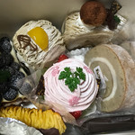 ホルン - モンブラン、黒糖マロン、桜モンブラン、ロールケーキ、ロールケーキ紅茶、スイートポテト