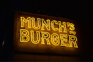 MUNCH'S BURGER STAND - ロゴ