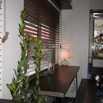 AZUR - 窓側にはベンチシート