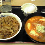 松屋 - 2010/12/28 牛めしチゲセット640円、ヘビーなセットです。