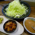 キャベツと香の物