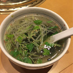 Karubiyadaifuku - ワカメスープ