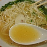 佐賀ラーメン　美登里 - 黄金のスープ