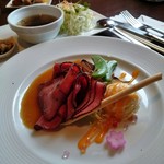 カジュアルダイニング Very - veryslunch ( 1500円 ) メイン ローストビーフ