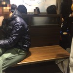 阿宗麺線 - 店内のベンチ