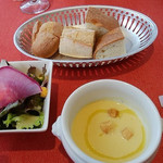 シェ ジロー - サラダ・スープ・パン