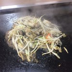 小ばなし - 鉄板焼きかき　焼いてるとこ