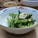 家庭料理 小川 - 小松菜と油揚げの煮物
