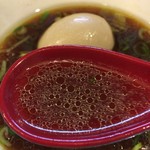 麺庵ちとせ - 芳醇な香りで深い味わいの無化調スープです。 鶏・豚等から抽出したスープに魚介系の出汁をプラスしています。