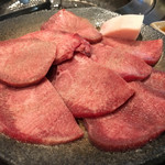 板前焼肉 一笑 - 上塩タン！コリコリまいうー(*ﾟ▽ﾟ*)