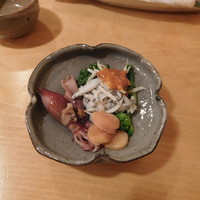 鮨まつもと - 薙鮎の湯引き、ホタルイカ、貝柱のしょうゆ漬け