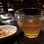 DEN - ウエルカムスープとナッツ