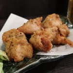 つかふき屋 - 地鶏むねバジル唐揚げ