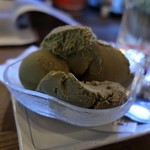 灯 - ほうじ茶アイス