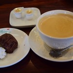 Hidamari Kafe Asuka - ランチのデザート（おはぎと紅茶）
