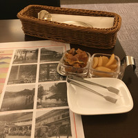 日光金谷ホテル - 百年カレーの付け合わせ(福神漬けと日光たまり漬けのたまりらっきょう)