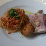 オマッジオ - スパゲティー　白身魚のトマトソースと山伏豚のテリーヌ