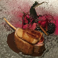 レストランエール - 仔羊、イチゴ、ビーツ、ブラックベリー