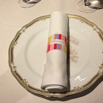 レストラン ラ・カンサトゥール - 花柄の位置皿♡