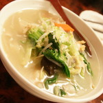 中華美食府 - 海鮮刀削麵（８８０円）２０１７年３月