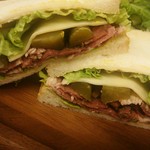 サンドヰッチと季節のスープ ちどり - 本日のサンド（パストラミビーフ）