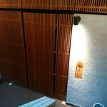 天ぷら 銀屋 - 地下に降りると素敵なお店が