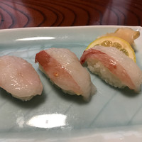 札幌かに本家 名古屋駅前店 - 本タラバガニの寿司