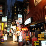 割烹 山路 - 烏森神社の並びです