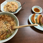 北京食堂 - サンマー麺、チャーハン、焼餃子(半分)