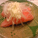 海鮮寿司とれとれ市場 - オニオンサーモン