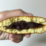 イッピン カフェ - どら焼きの断面 2016/04/15