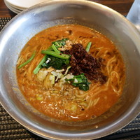 中国料理孝華 - 担々麺　972円