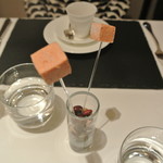 リストランテ カノフィーロ - トマトのマシュマロ