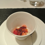 リストランテ カノフィーロ - リコッタチーズと苺、醤油のジェラティーナ