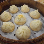 杭州小籠湯包 - カニみそ小籠包