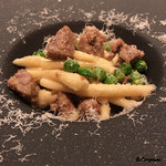 カーサ・デル・チーボ - 猪豚のサルシッチャとピゼッリのストロツァプレーティ