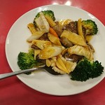 中華料理 龍鳳酒家 - イカと牛肉のxo炒め