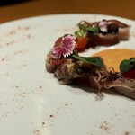 RESTAURANT hidamarino - 初鰹とホタルイカ、生ハムをガスパチョソースで