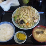 キッチンあべ - 野菜炒め（小ライス，みそ汁，漬物