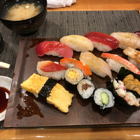 東鮨 新店 - 握り14貫