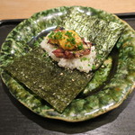 虎白 - お凌ぎ：炙り蛍烏賊 雲丹 飯蒸し1