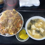 キッチンあべ - カツ丼（大盛，みそ汁，漬物）