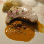 eclat - 29年4月　ハタのポアレ　ピンクペッパー、甲殻類ソース